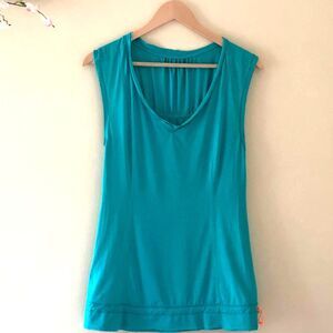 Lululemon Top Sleeveless V-neck Size 4